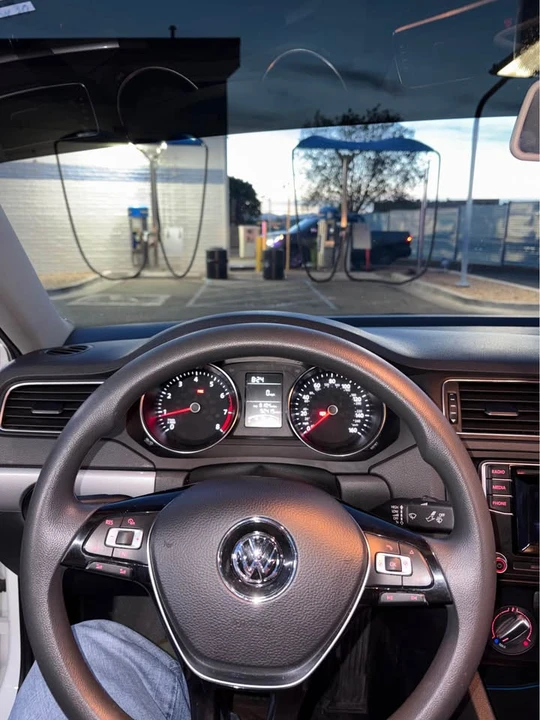 2017 Volkswagen A6 Jetta - Image 14 of 17