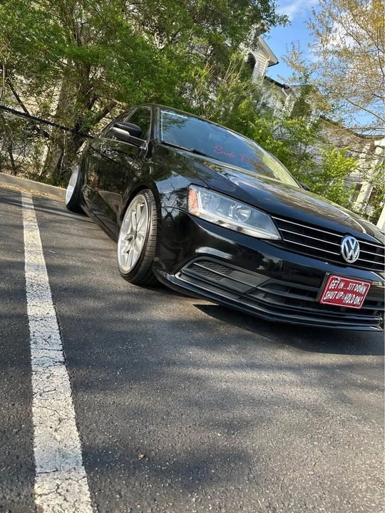 2017 Volkswagen A6 Jetta - Image 2 of 8