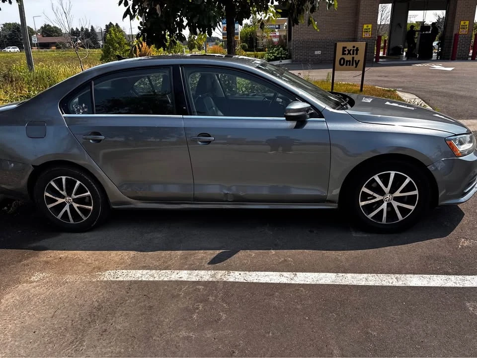 2017 Volkswagen A6 Jetta - Image 2 of 7