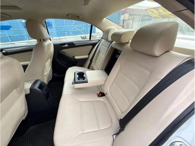 2017 Volkswagen A6 Jetta - Image 11 of 13
