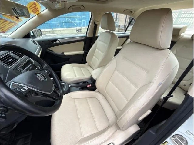2017 Volkswagen A6 Jetta - Image 10 of 13