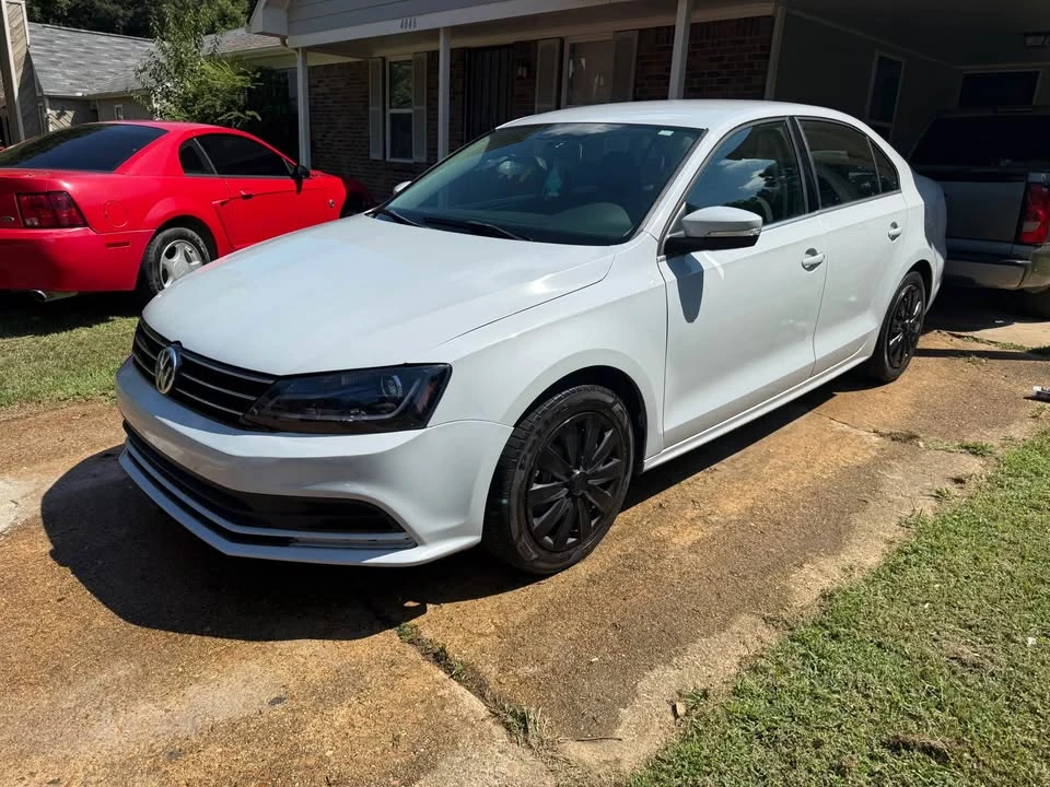 2017 Volkswagen A6 Jetta - Image 2 of 3
