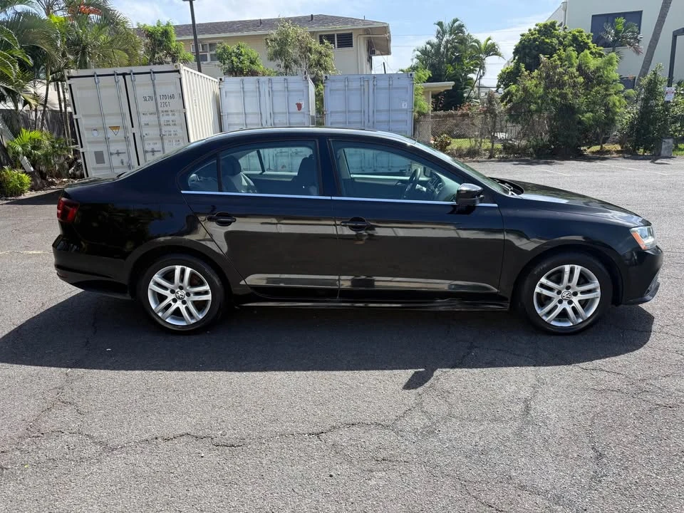 2017 Volkswagen A6 Jetta - Image 4 of 11