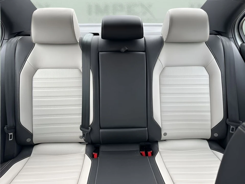 2017 Volkswagen A6 Jetta - Image 10 of 12