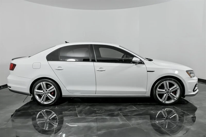 2017 Volkswagen A6 Jetta - Image 13 of 21