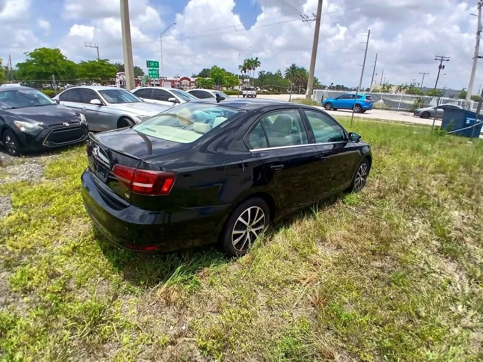 2017 Volkswagen A6 Jetta - Image 3 of 9