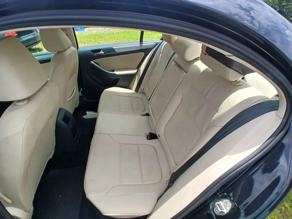 2017 Volkswagen A6 Jetta - Image 8 of 9