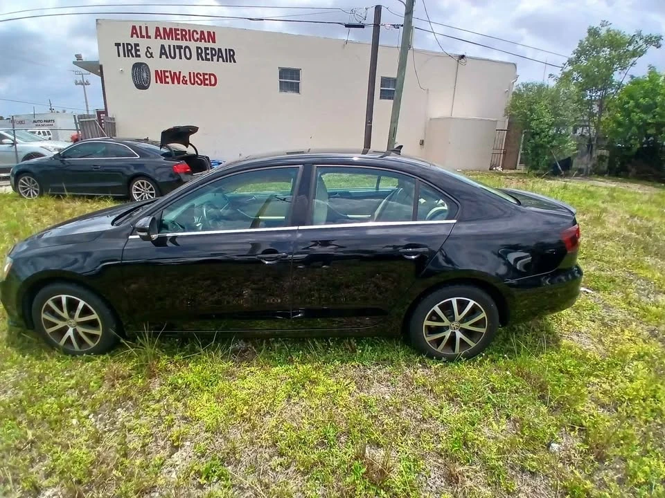 2017 Volkswagen A6 Jetta - Image 4 of 9