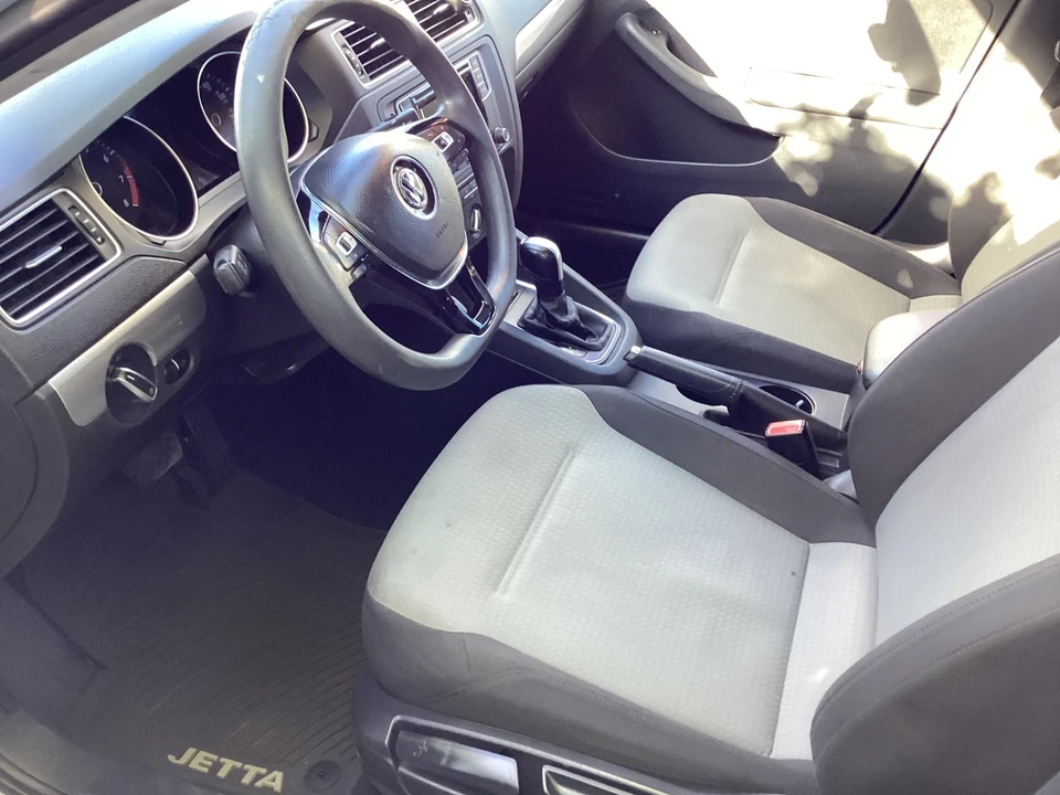 2017 Volkswagen A6 Jetta - Image 14 of 19