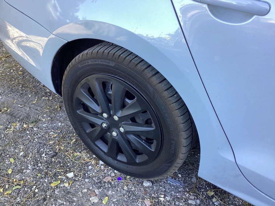 2017 Volkswagen A6 Jetta - Image 5 of 19