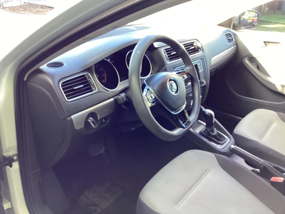 2017 Volkswagen A6 Jetta - Image 7 of 19