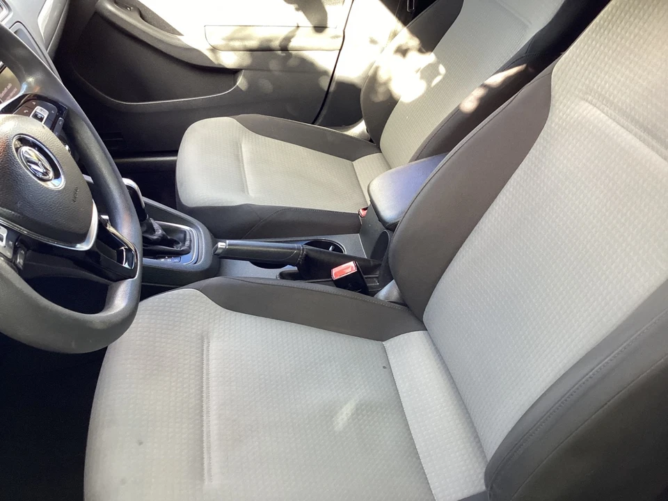 2017 Volkswagen A6 Jetta - Image 8 of 19
