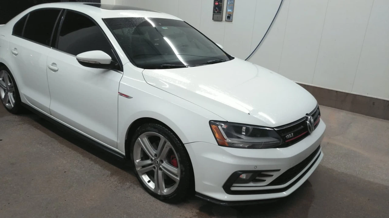 2017 Volkswagen A6 Jetta - Image 2 of 14