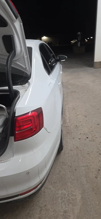 2017 Volkswagen A6 Jetta - Image 8 of 14
