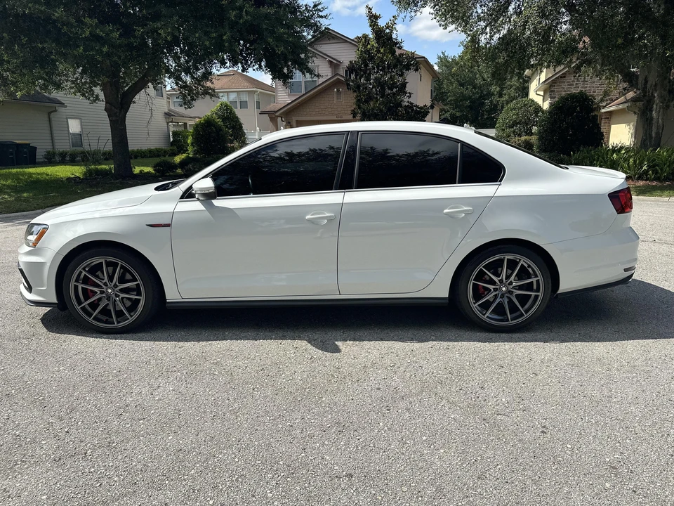 2017 Volkswagen A6 Jetta - Image 11 of 31
