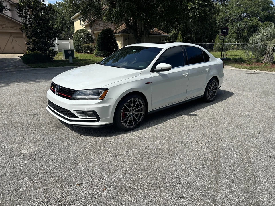 2017 Volkswagen A6 Jetta - Image 9 of 31