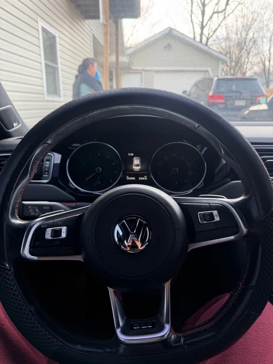 2017 Volkswagen A6 Jetta - Image 8 of 11