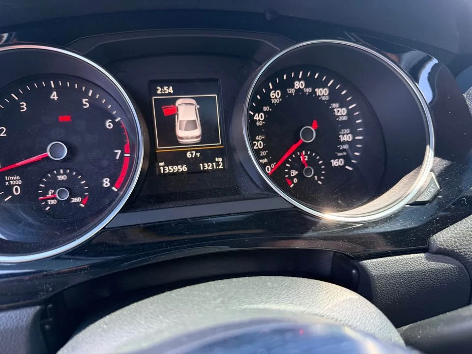 2017 Volkswagen A6 Jetta - Image 9 of 11
