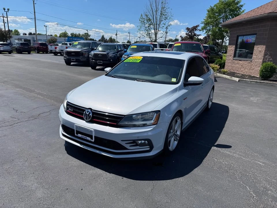 2017 Volkswagen A6 Jetta - Image 2 of 11