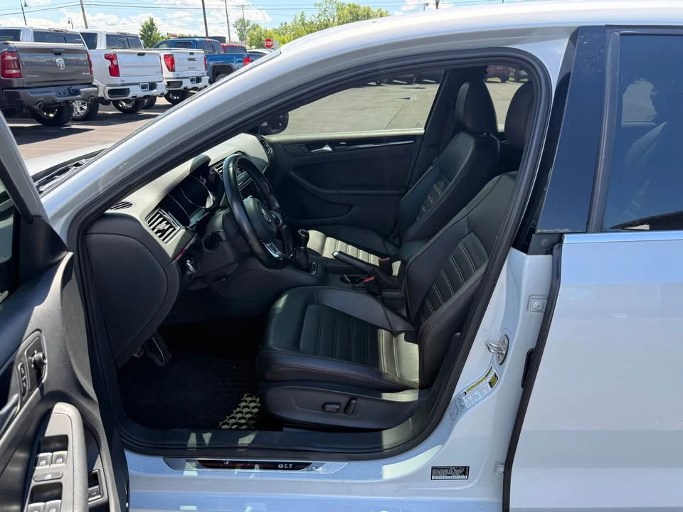 2017 Volkswagen A6 Jetta - Image 8 of 11