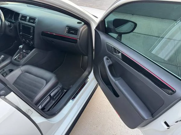 2017 Volkswagen A6 Jetta - Image 11 of 13