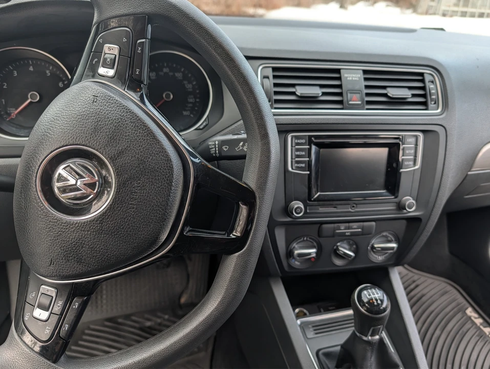 2017 Volkswagen A6 Jetta - Image 9 of 20