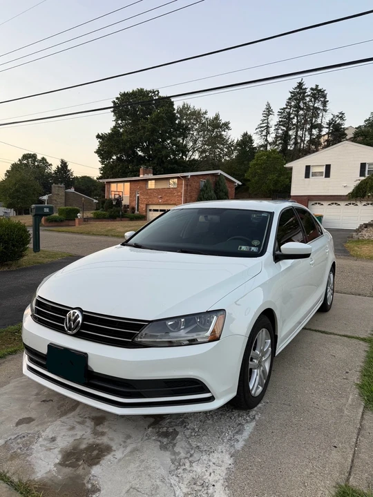 2017 Volkswagen A6 Jetta - Image 5 of 10