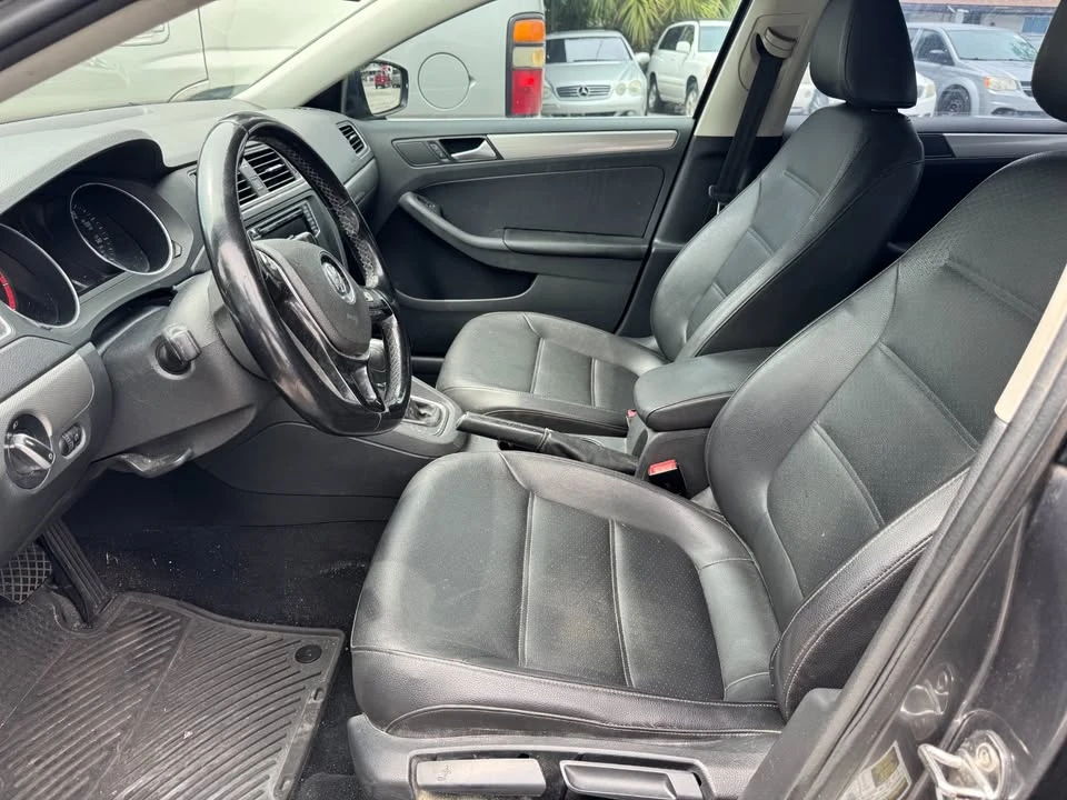 2017 Volkswagen A6 Jetta - Image 5 of 8