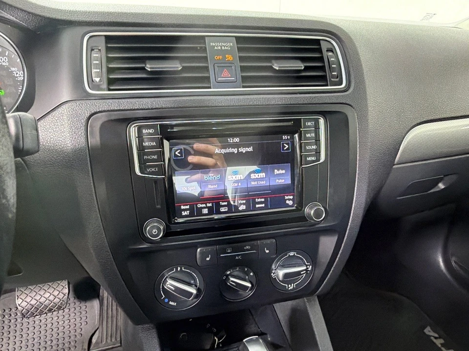2017 Volkswagen A6 Jetta - Image 16 of 21