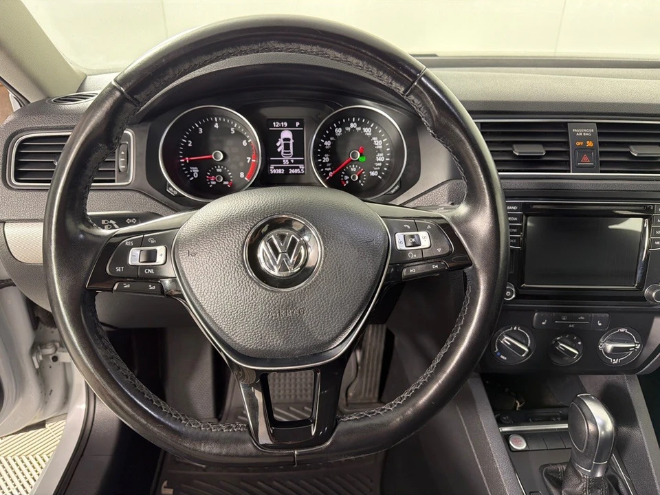 2017 Volkswagen A6 Jetta - Image 15 of 21