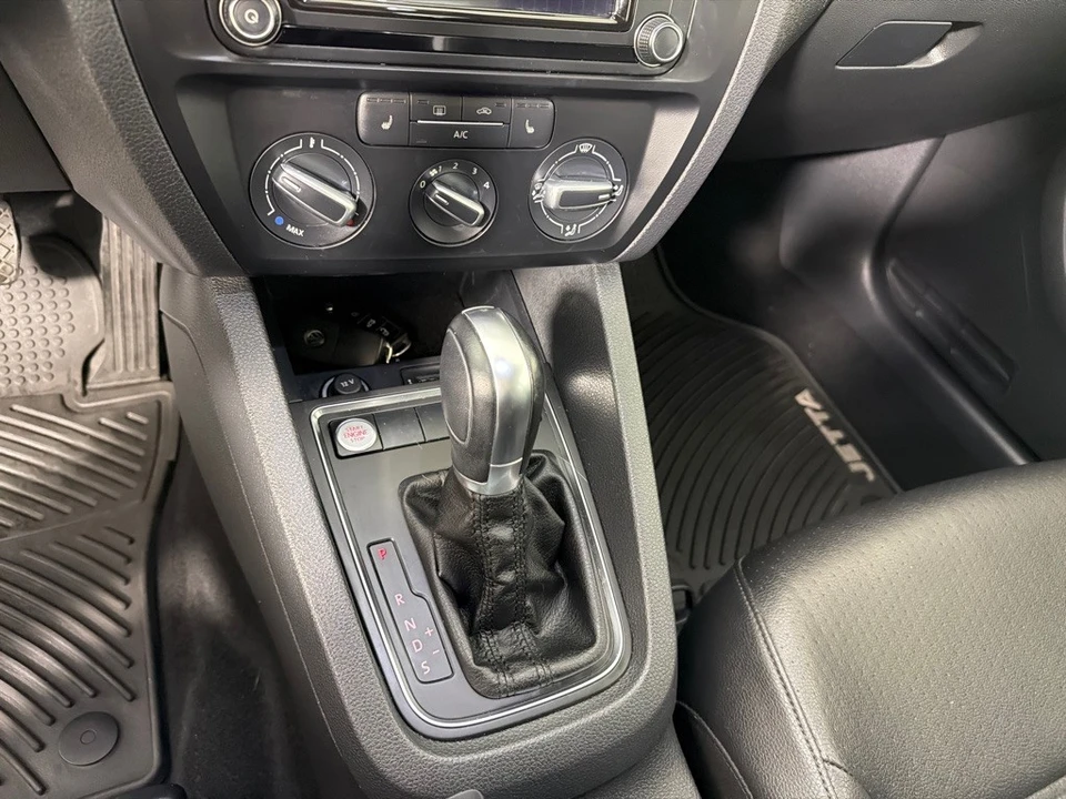 2017 Volkswagen A6 Jetta - Image 18 of 21