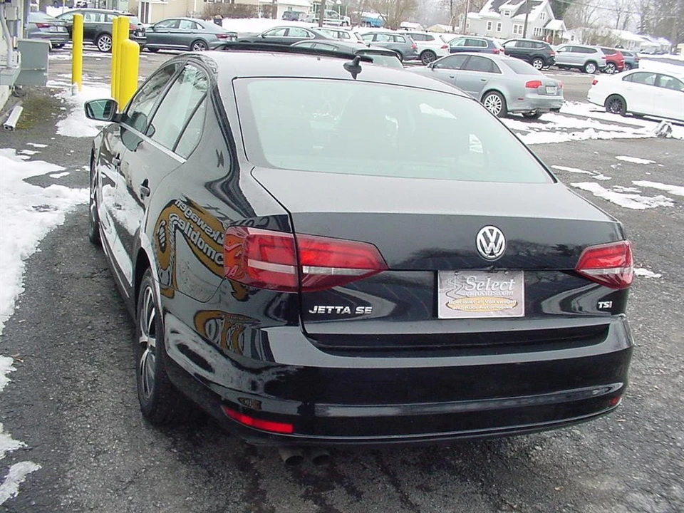 2017 Volkswagen A6 Jetta - Image 3 of 12