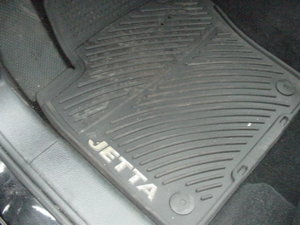 2017 Volkswagen A6 Jetta - Image 6 of 12