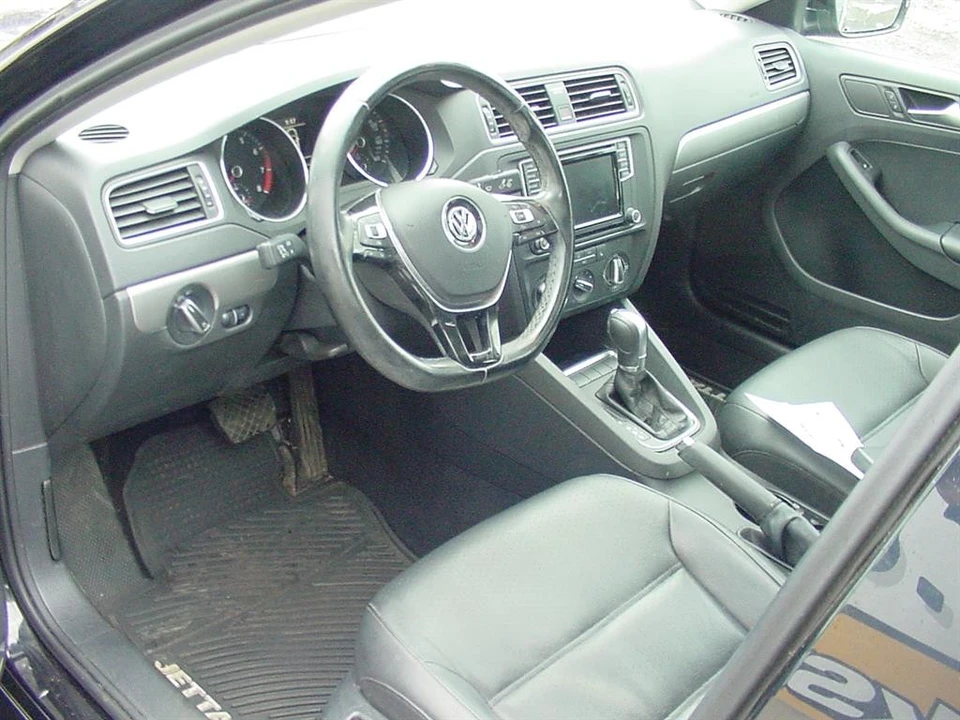 2017 Volkswagen A6 Jetta - Image 4 of 12