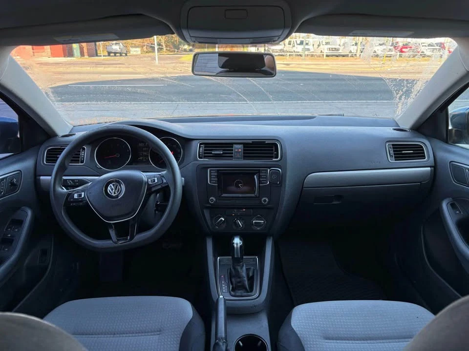 2017 Volkswagen A6 Jetta - Image 2 of 3