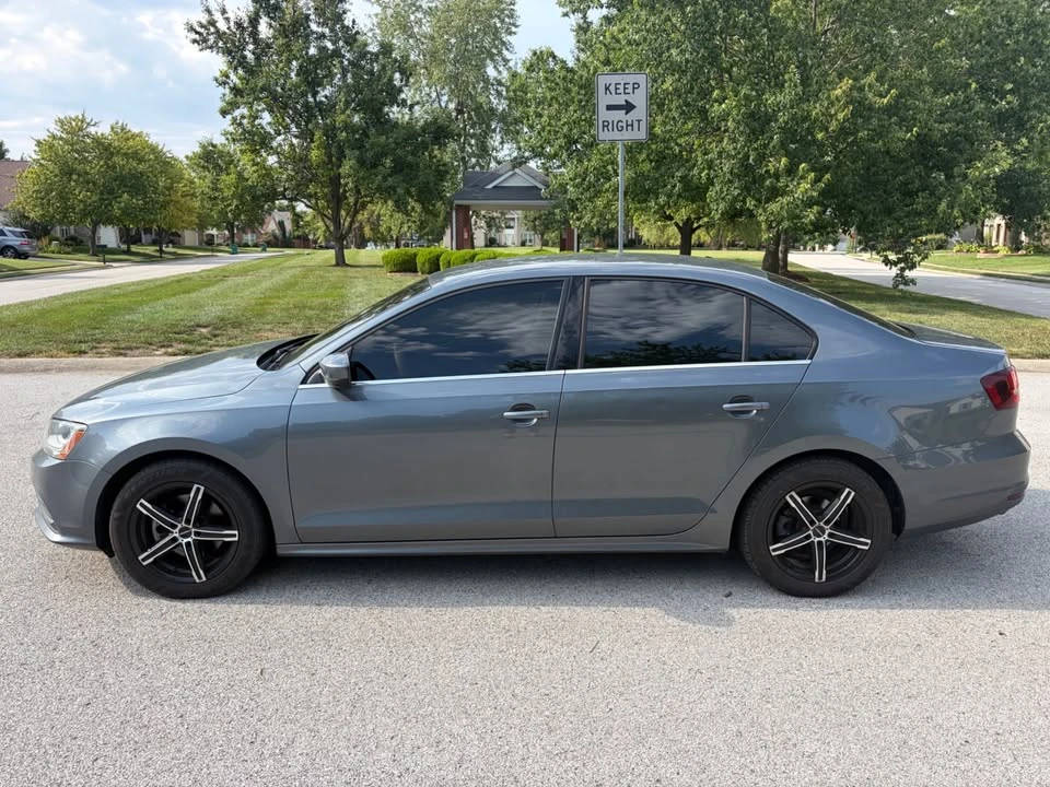 2017 Volkswagen A6 Jetta - Image 6 of 14