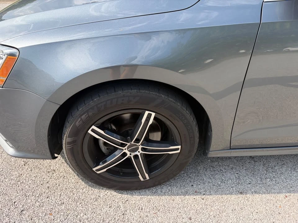 2017 Volkswagen A6 Jetta - Image 9 of 14