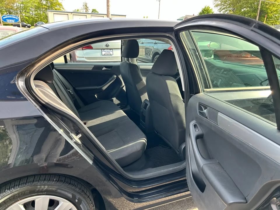 2017 Volkswagen A6 Jetta - Image 15 of 19