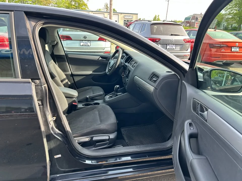 2017 Volkswagen A6 Jetta - Image 13 of 19