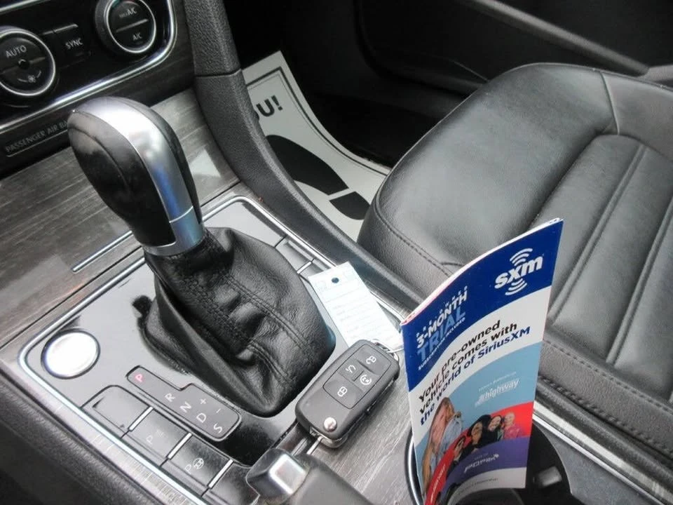 2017 Volkswagen Passat - Image 14 of 19