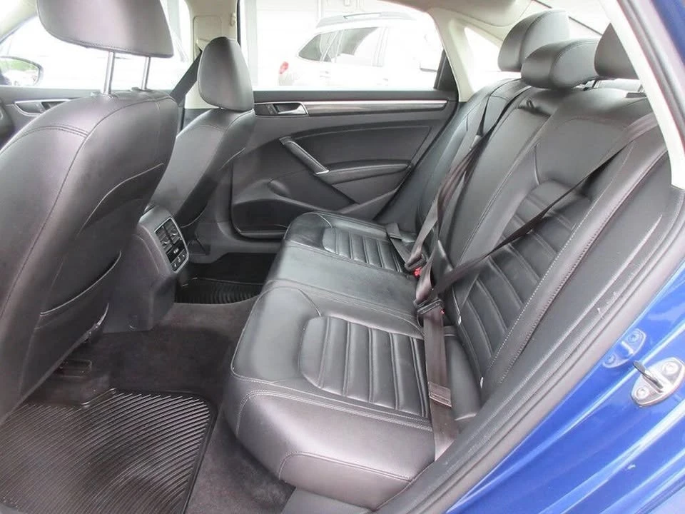 2017 Volkswagen Passat - Image 8 of 19