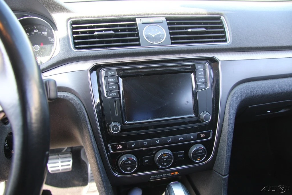 2017 Volkswagen Passat - Image 18 of 21