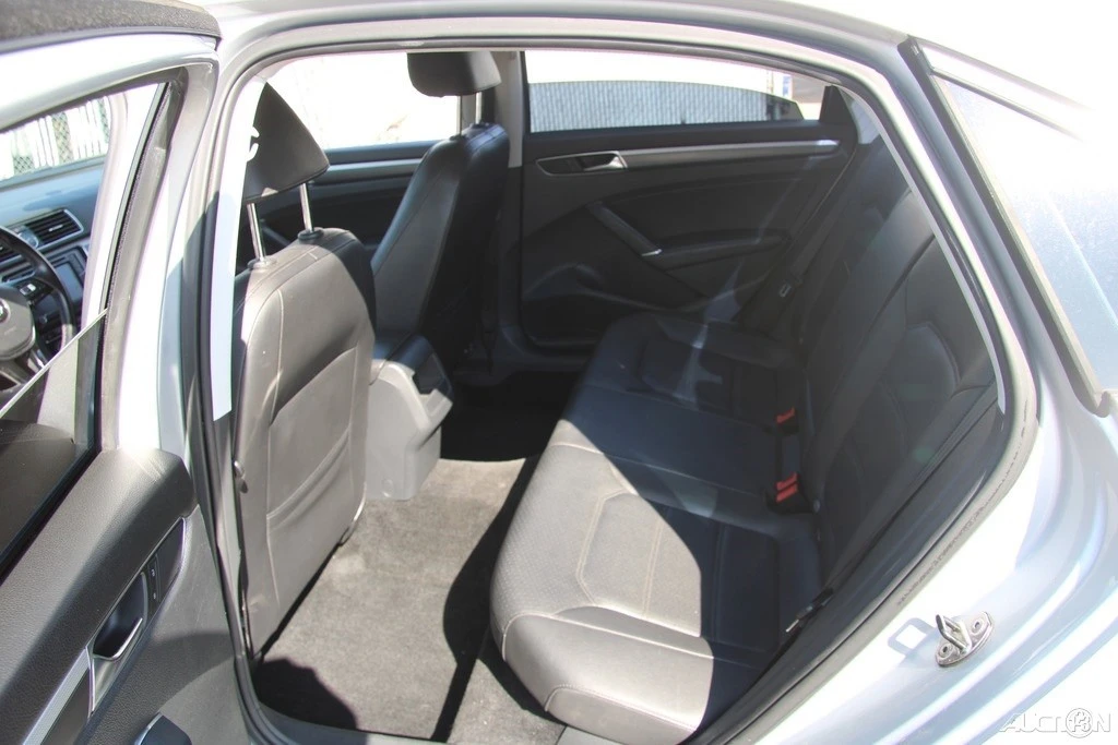 2017 Volkswagen Passat - Image 21 of 21
