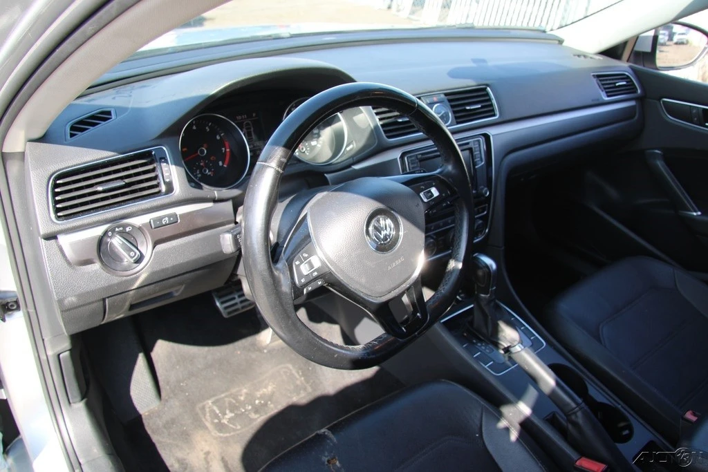 2017 Volkswagen Passat - Image 15 of 21