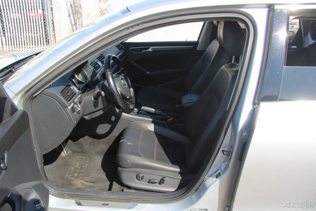 2017 Volkswagen Passat - Image 14 of 21
