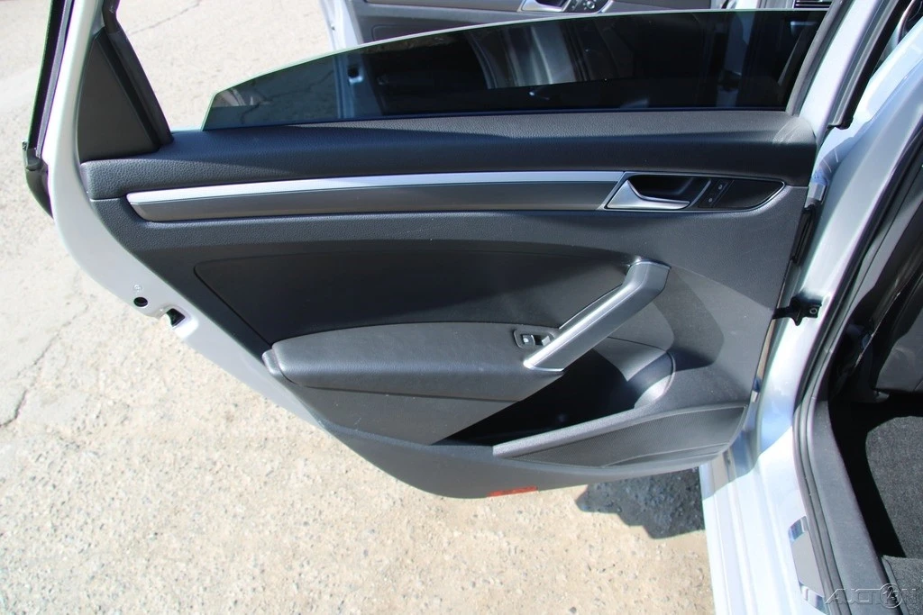 2017 Volkswagen Passat - Image 20 of 21