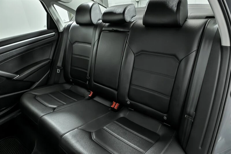 2017 Volkswagen Passat - Image 19 of 21