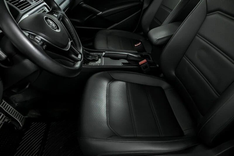 2017 Volkswagen Passat - Image 17 of 21