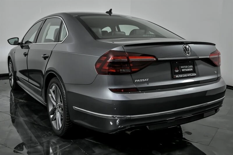 2017 Volkswagen Passat - Image 8 of 21
