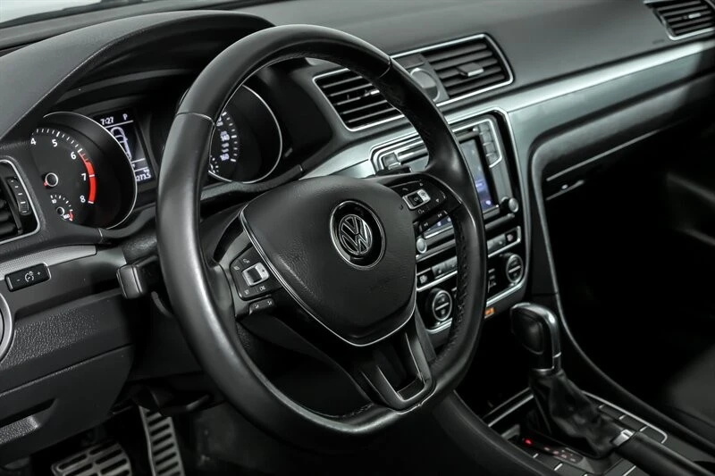 2017 Volkswagen Passat - Image 20 of 21